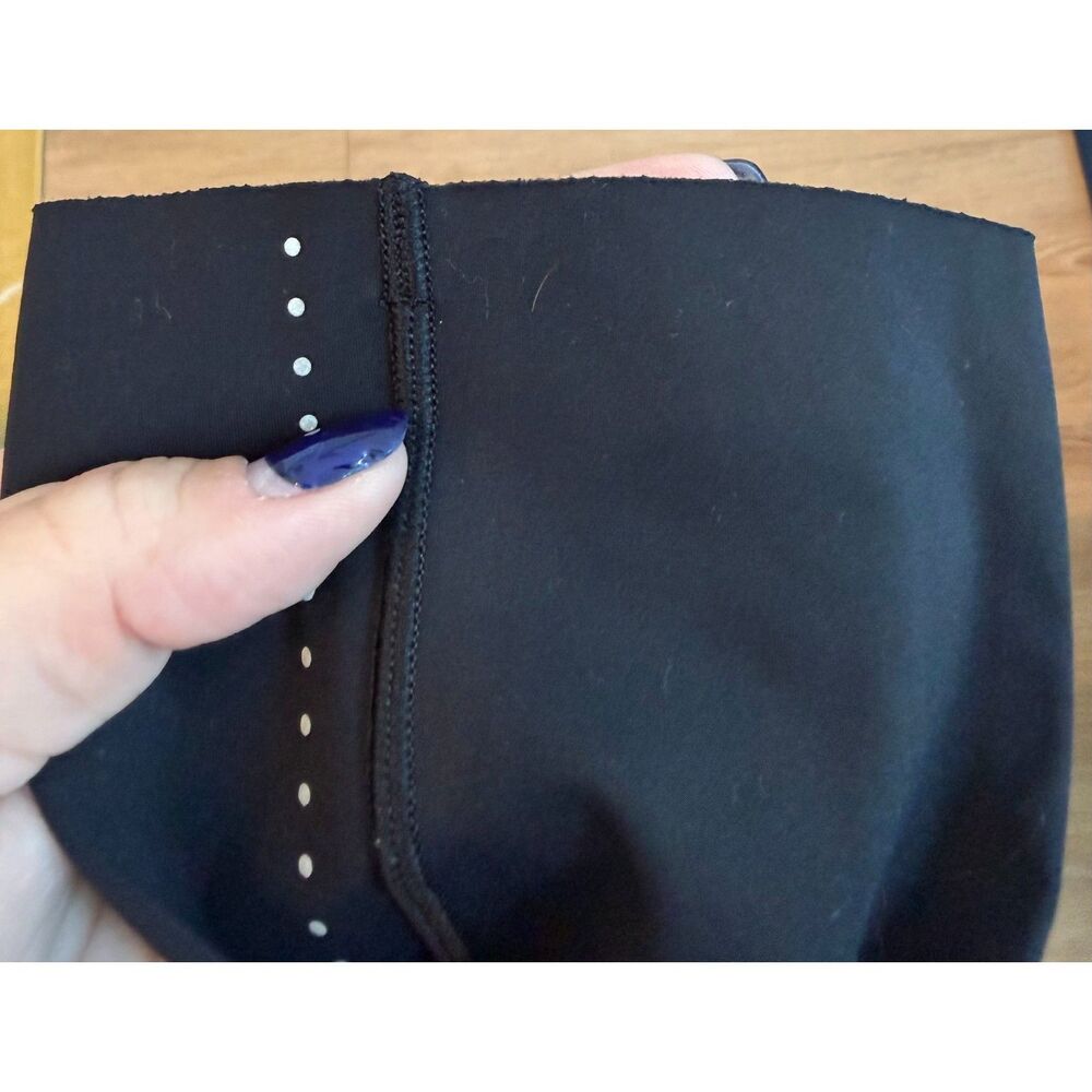Lululemon Black Cropped Leggings Size 4 - Picture 6 of 6